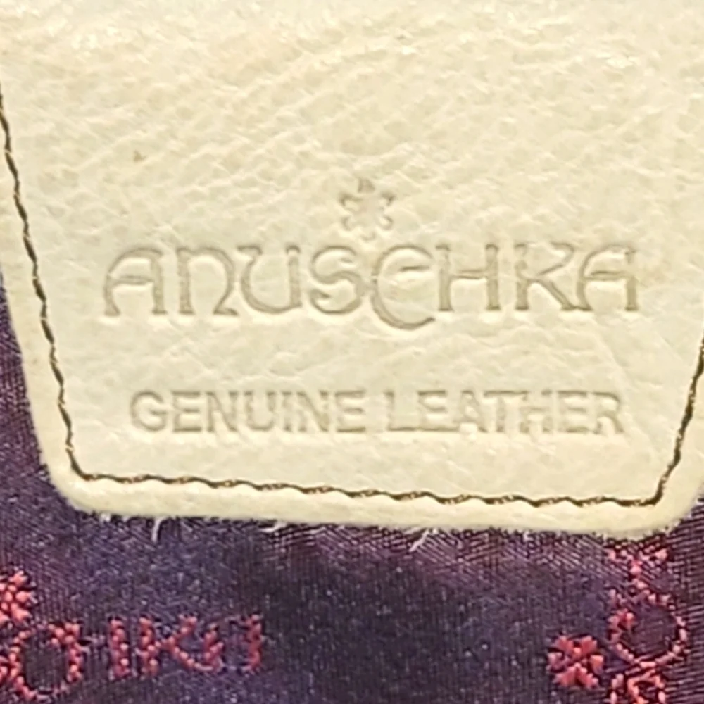 Anuschka experience magic